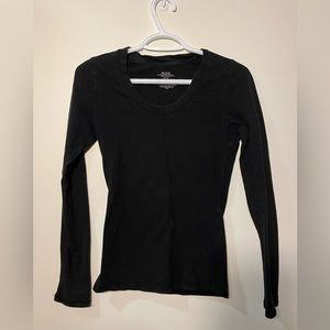 Riki’s black fitted long sleeve